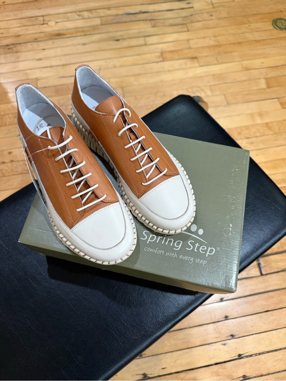 Spring Step Camel Slip On - Picture 2 of 4